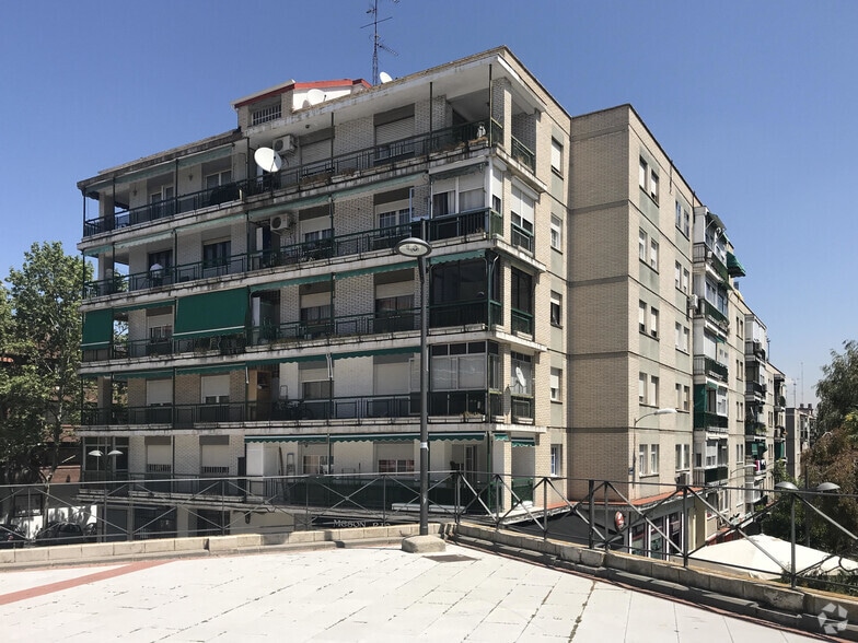 Calle Cantarranas, 1, Alcorcón, Madrid en alquiler - Foto del edificio - Imagen 2 de 2