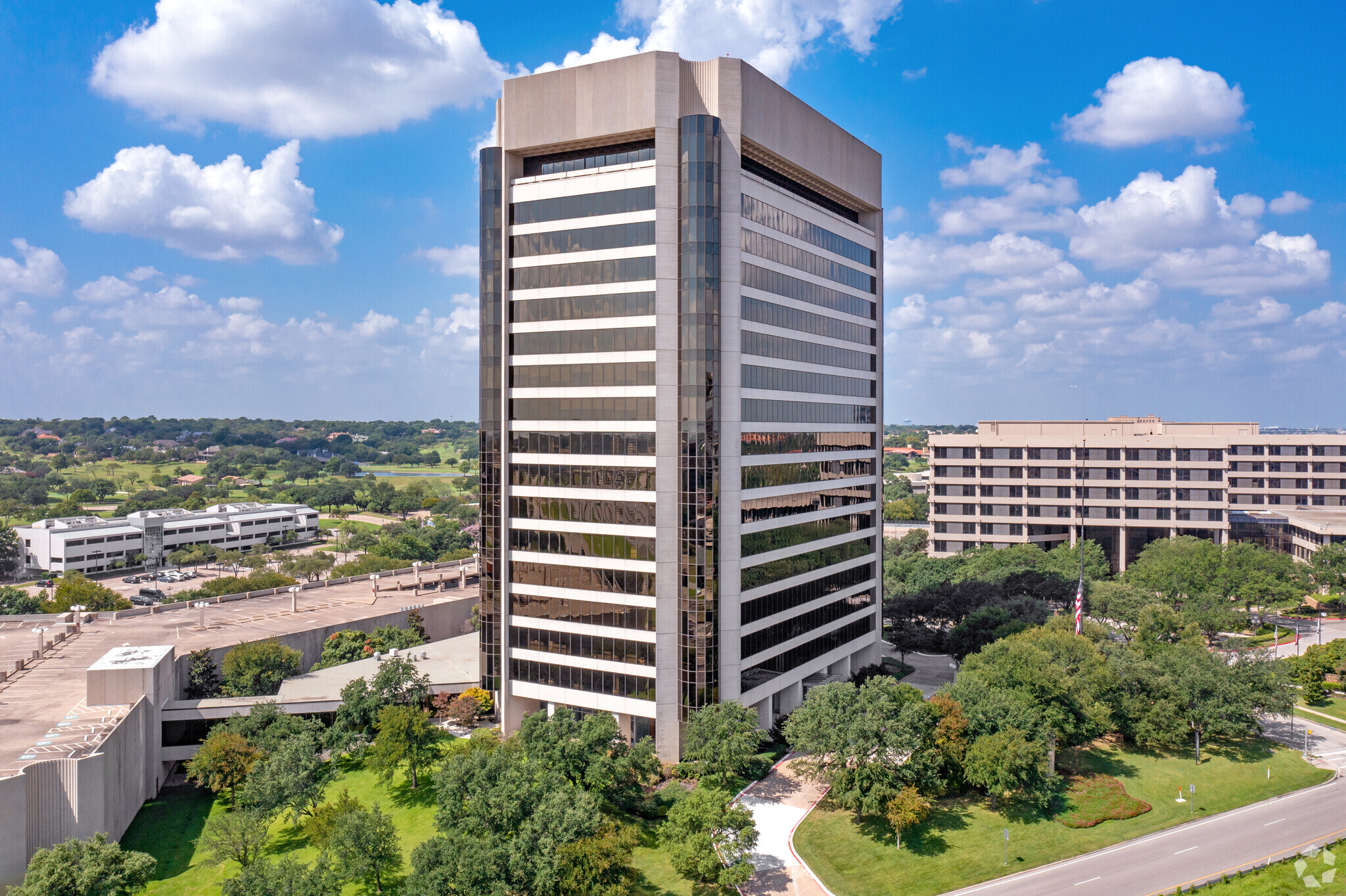 300 E John Carpenter Fwy, Irving, TX en alquiler Foto del edificio- Imagen 1 de 18