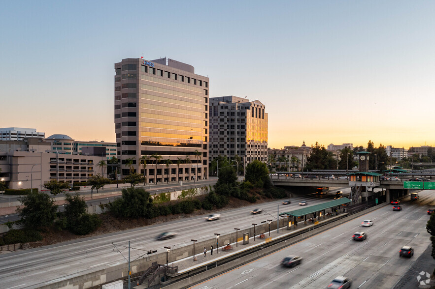 300 N Lake Ave, Pasadena, CA en alquiler - Vista aérea - Imagen 2 de 11