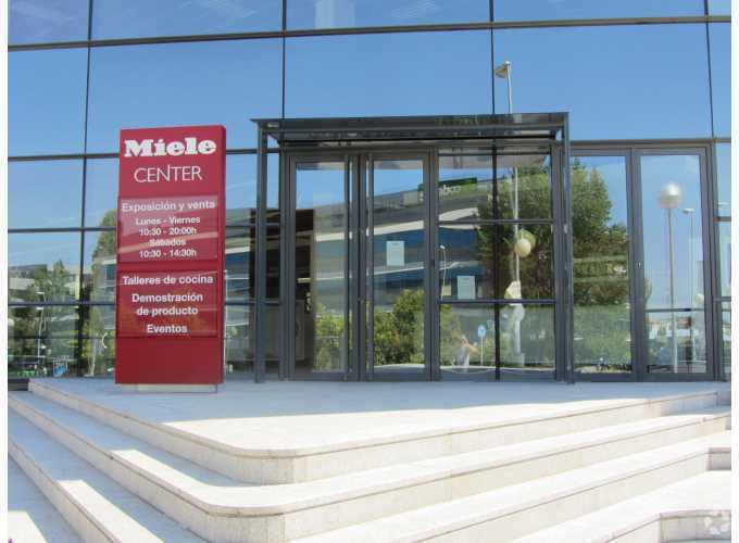 Avenida de Bruselas, 31, Alcobendas, Madrid en alquiler - Foto del edificio - Imagen 2 de 4