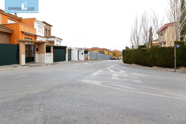 Más detalles de Calle Encantado, 11, Ogíjares - Terreno en venta