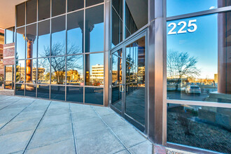 225 Union Blvd, Lakewood, CO en alquiler Foto del edificio- Imagen 2 de 2