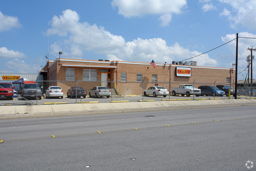 111 Gembler Rd, San Antonio, TX en alquiler - Foto del edificio - Imagen 2 de 2