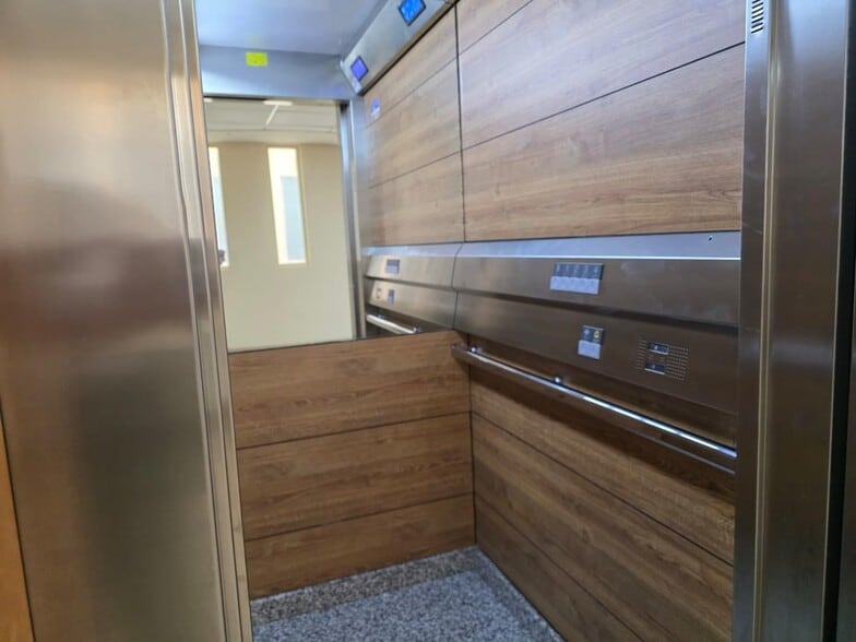 Calle Leonardo Da Vinci, El Ejido, Almería en alquiler - Foto del edificio - Imagen 2 de 9