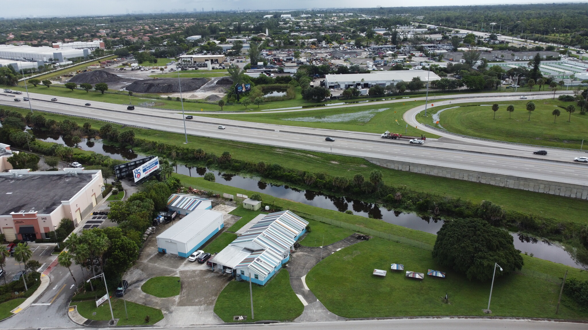 340 Pike Rd, West Palm Beach, FL en alquiler Foto del edificio- Imagen 1 de 9