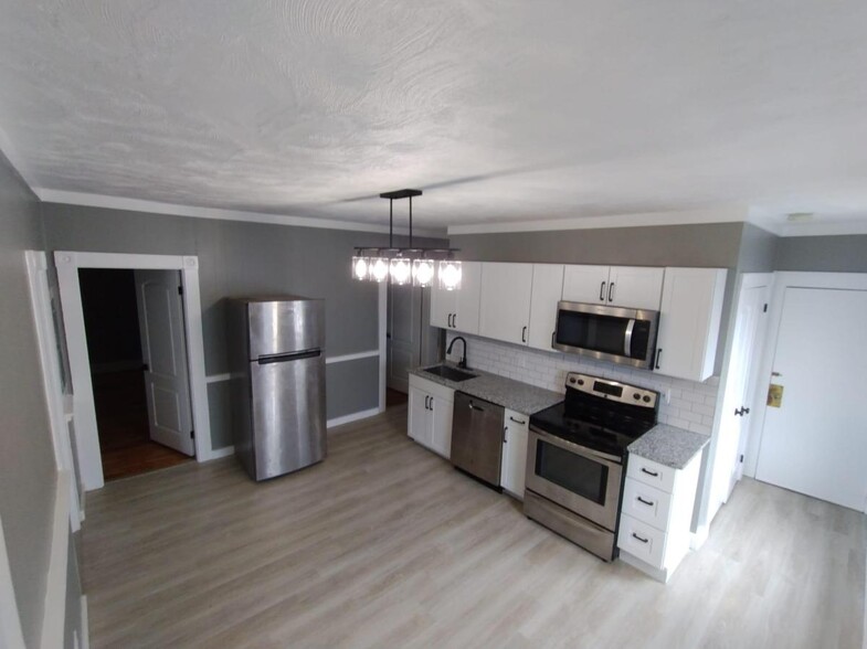 48 Chester St, Woonsocket, RI en venta - Foto del edificio - Imagen 3 de 19