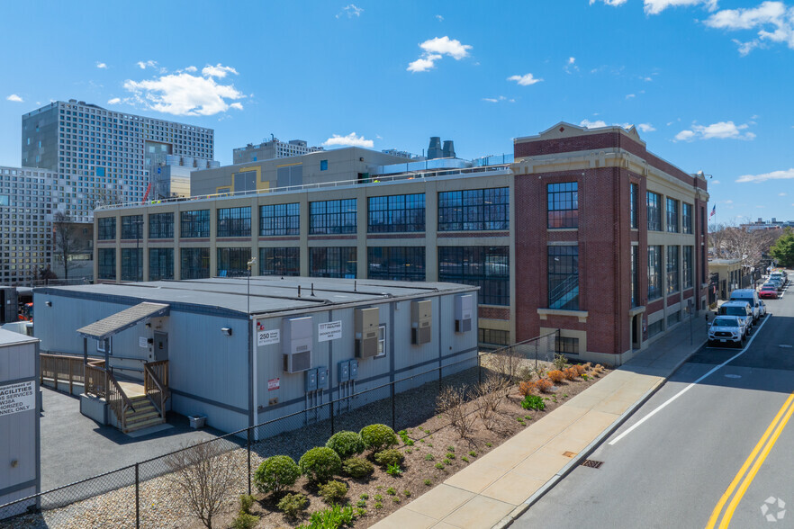 270 Albany St, Cambridge, MA en alquiler - Foto del edificio - Imagen 2 de 5