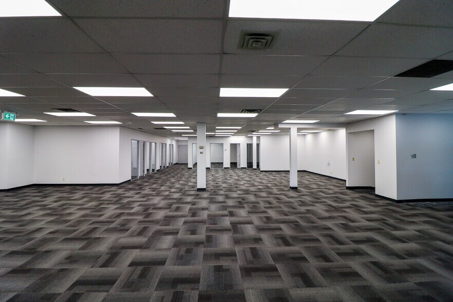 1530 27th Ave NE, Calgary, AB en alquiler - Foto del interior - Imagen 2 de 13