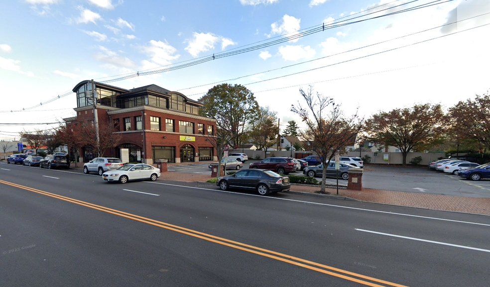 556 Merrick Rd, Rockville Centre, NY en alquiler - Foto del edificio - Imagen 1 de 3