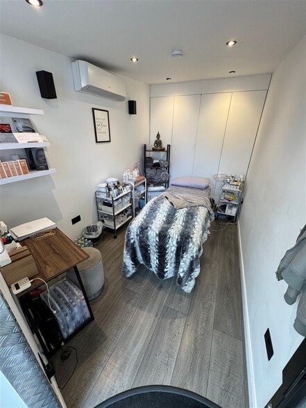 92A Forest Rd, Loughton en alquiler - Foto del edificio - Imagen 3 de 5