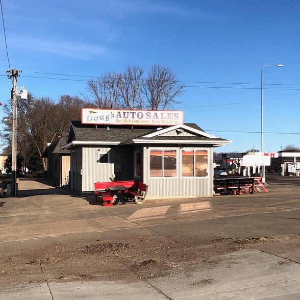 808 S Sanborn Blvd, Mitchell, SD en venta - Foto del edificio - Imagen 3 de 6