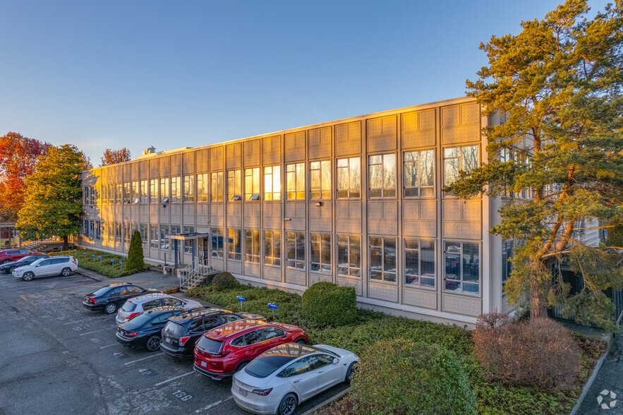 2250 Boundary Rd, Burnaby, BC en alquiler - Foto del edificio - Imagen 3 de 4