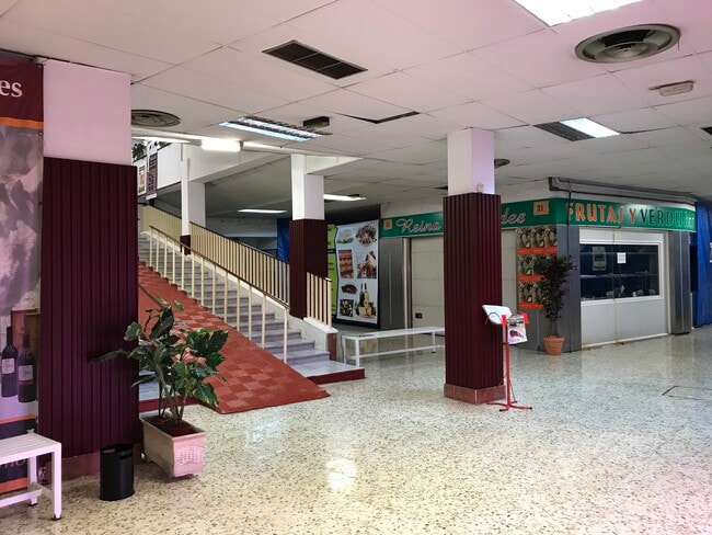 Más detalles de Galería de Alimentación Reina Mercedes, Pozuelo de Alarcón - Local en venta