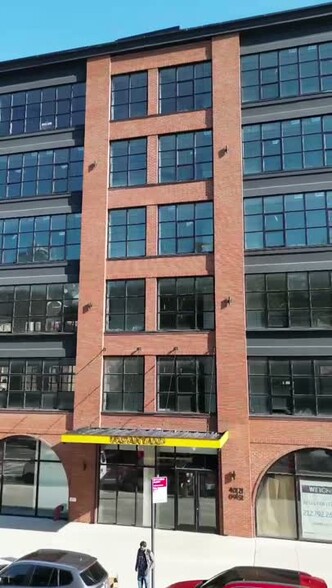 40-09 21st St, Long Island City, NY en alquiler - Vídeo de anuncio comercial - Imagen 2 de 16