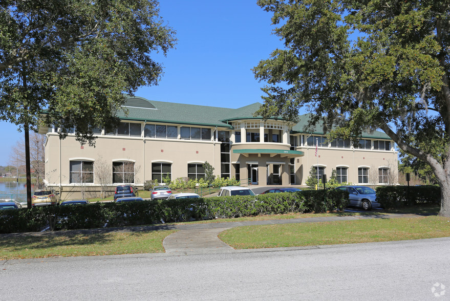 1879 Nightingale Ln, Tavares, FL en venta - Foto del edificio - Imagen 2 de 25