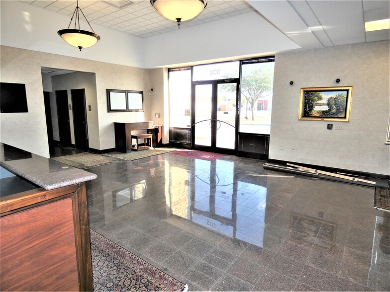 300 N St Marys St, Beeville, TX en venta - Foto del interior - Imagen 2 de 13