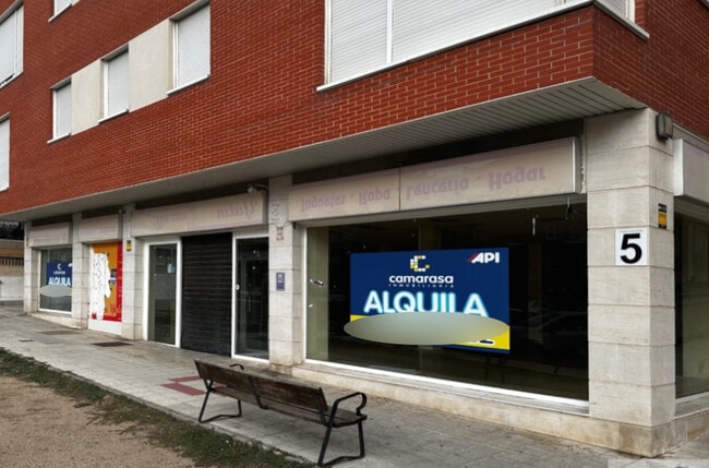 Más detalles de Calle Agustín Rodríguez Sahagún, 5, Ávila - Local en alquiler