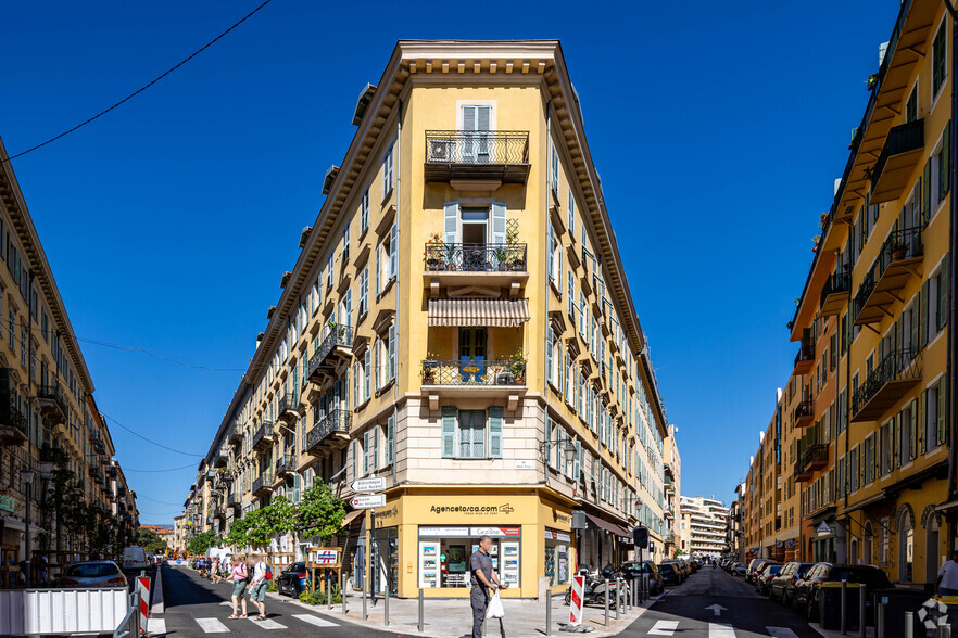 Edificio residencial en Nice en venta - Foto principal - Imagen 1 de 2