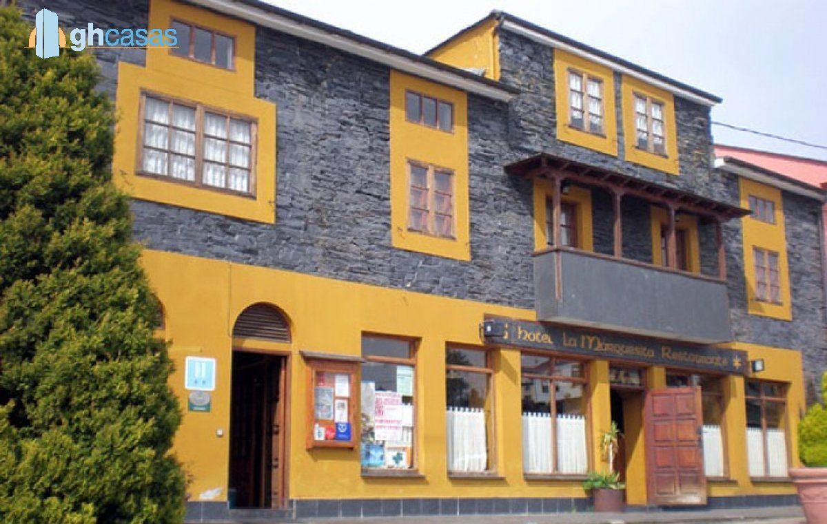 Hotel y hospedaje en San Martín de Oscos, Asturias en venta Foto del edificio- Imagen 1 de 19