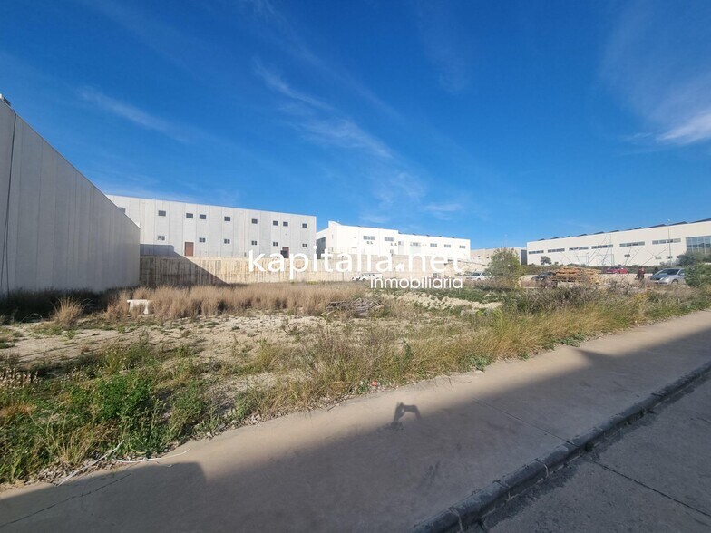 Nave en Santa Ana en venta - Foto del edificio - Imagen 2 de 5