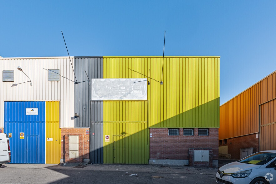 Calle Herrerías, 24, Tres Cantos, Madrid en alquiler - Foto del edificio - Imagen 2 de 3