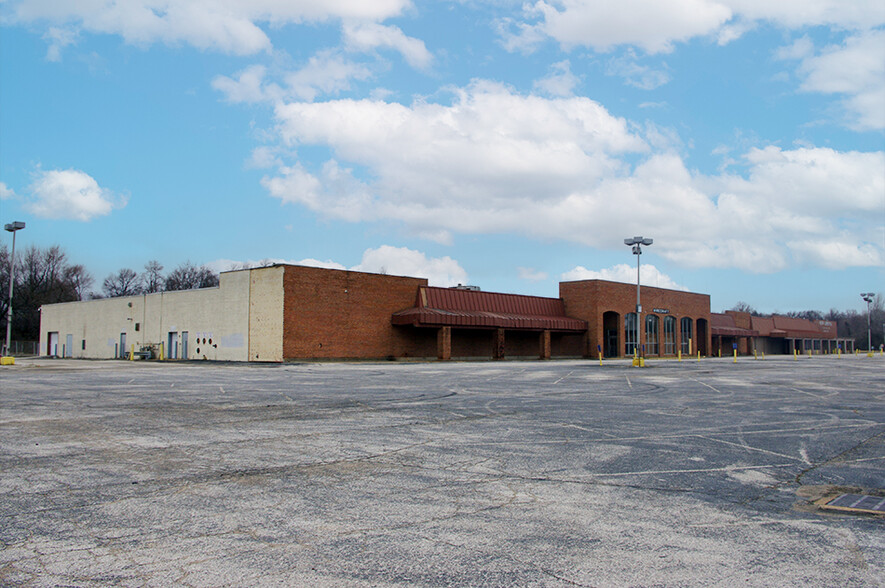 10223 Lewis And Clark Blvd, Saint Louis, MO en alquiler - Foto del edificio - Imagen 1 de 9