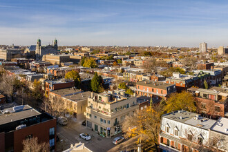 251-255 Av Duluth E, Montréal, QC - VISTA AÉREA  vista de mapa