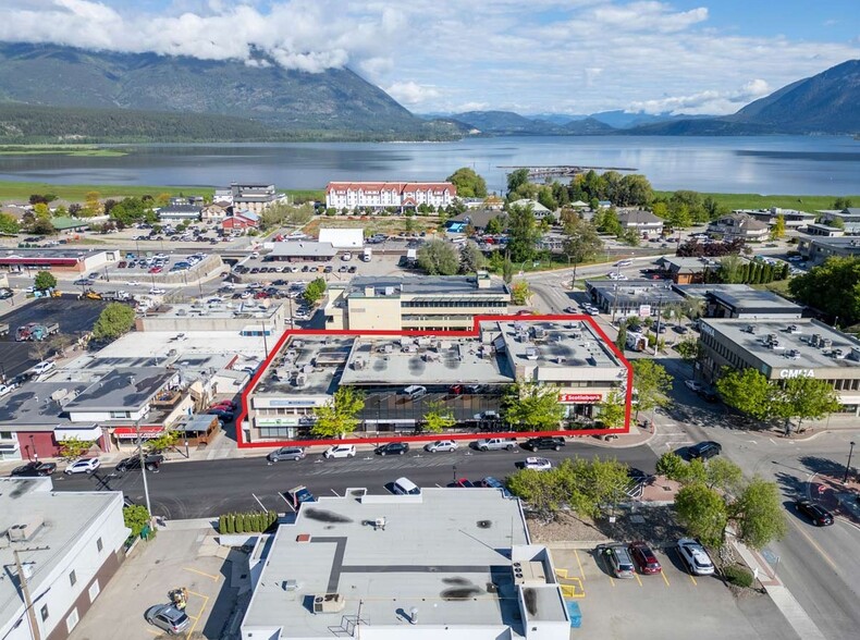 351-391 Hudson St NW, Salmon Arm, BC en venta - Foto del edificio - Imagen 1 de 1