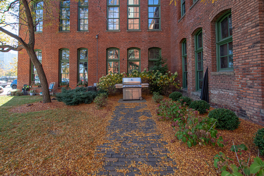 1900-2100 Superior Ave, Cleveland, OH en alquiler - Foto del edificio - Imagen 3 de 15