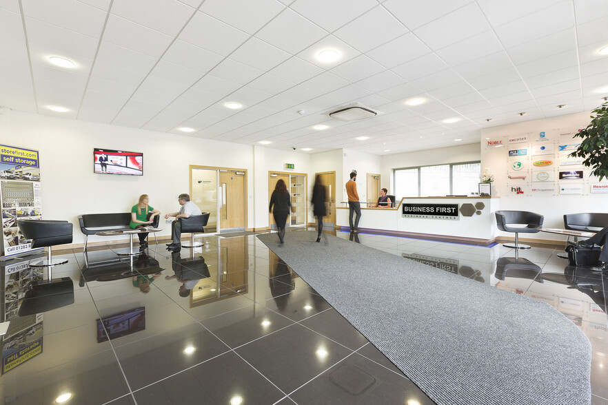 Davyfield Road Rd, Blackburn en alquiler - Lobby - Imagen 2 de 11