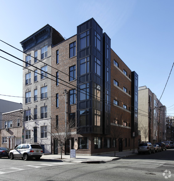 532 Monroe St, Hoboken, NJ en venta - Foto principal - Imagen 1 de 5