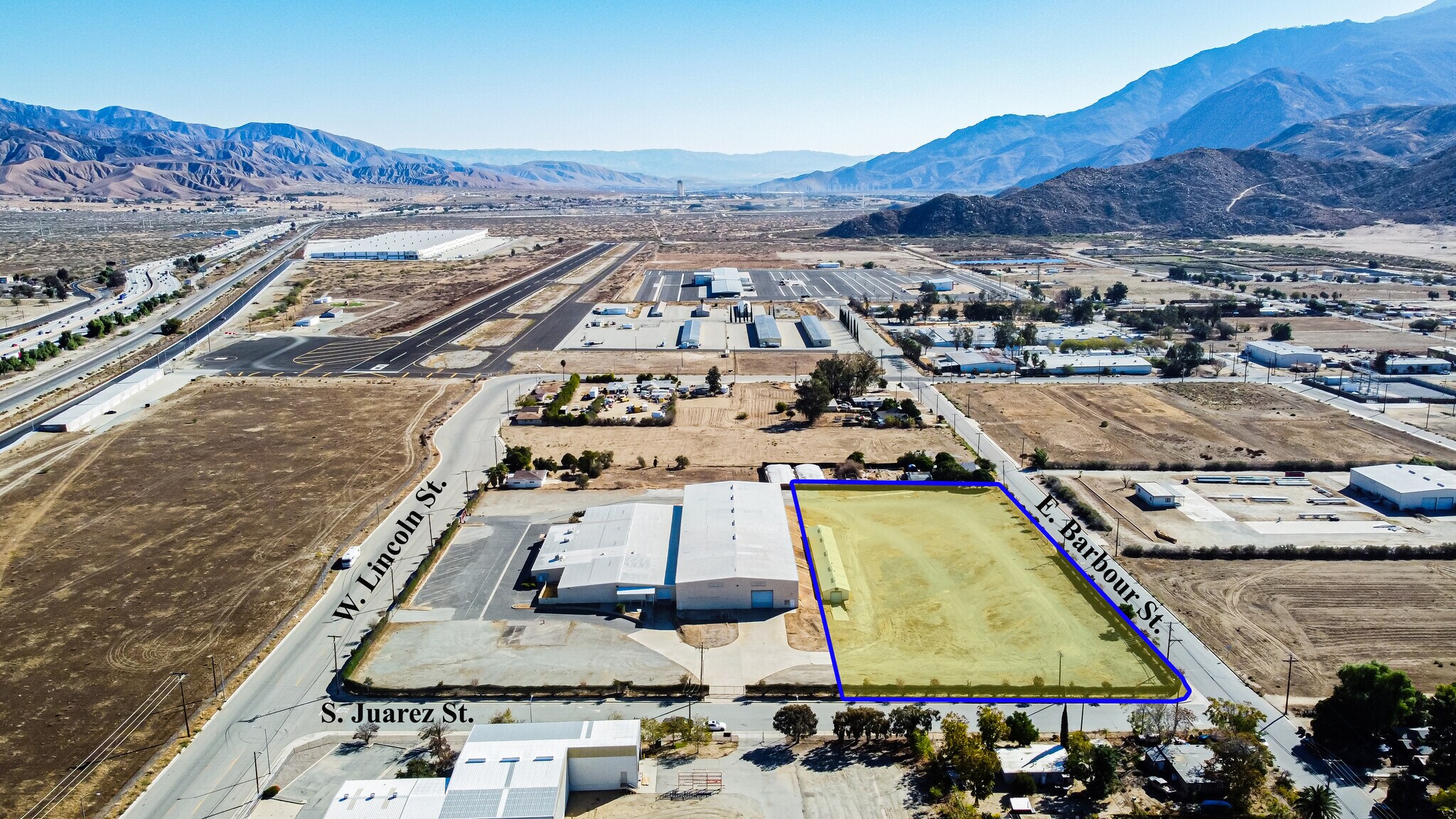 1284 E Lincoln St, Banning, CA en alquiler Vista aérea- Imagen 1 de 5