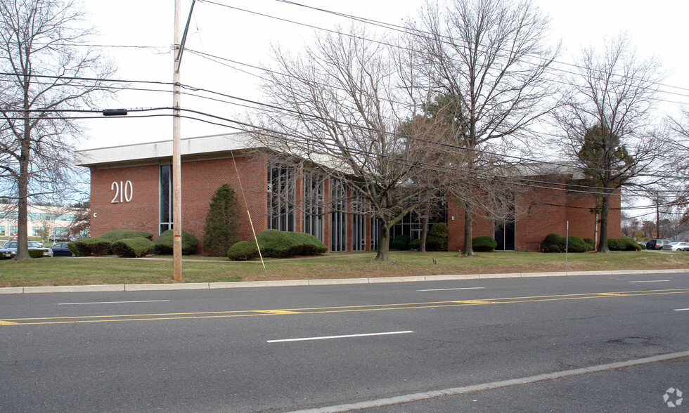 210 Summit Ave, Montvale, NJ en alquiler - Foto del edificio - Imagen 3 de 15