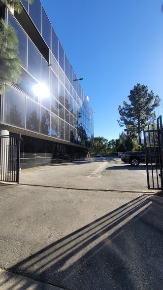 17742-17750 Sherman Way, Reseda, CA en alquiler - Foto del edificio - Imagen 3 de 27