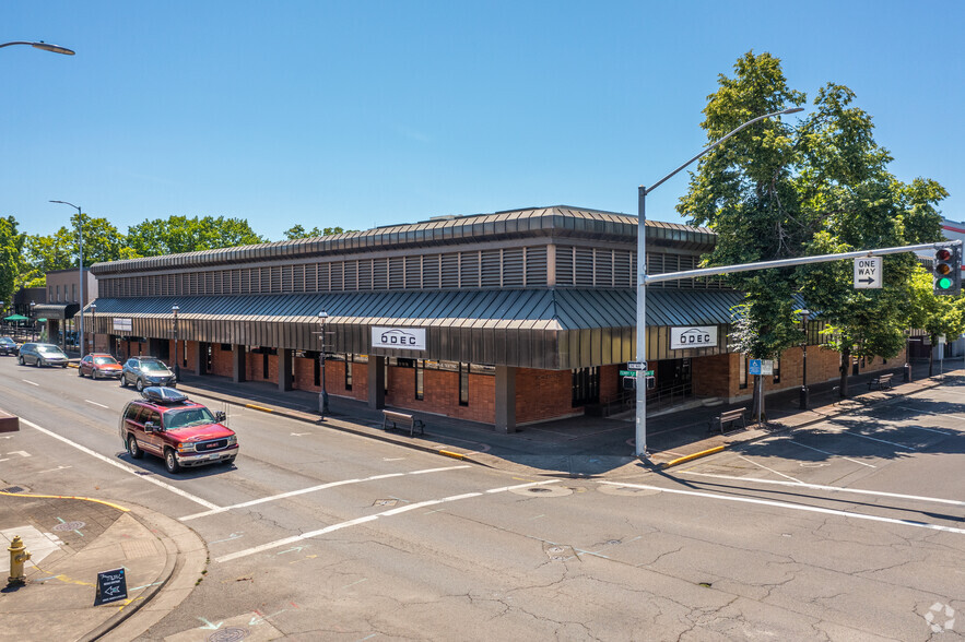 544 Ferry St SE, Salem, OR en alquiler - Foto del edificio - Imagen 1 de 30