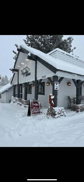 3293 Main St, Mammoth Lakes, CA en alquiler - Foto del edificio - Imagen 2 de 12