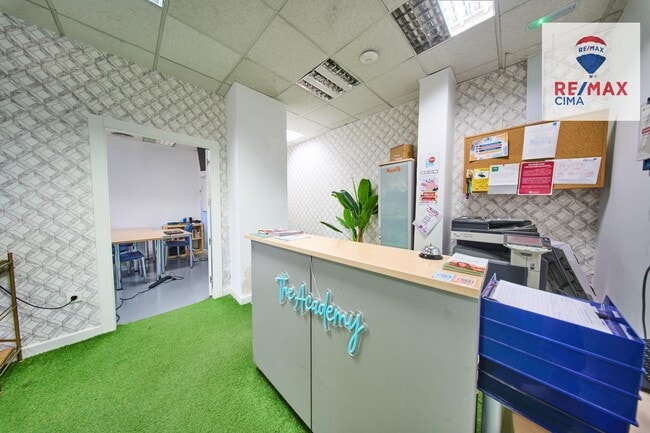 Más detalles de Calle Cruz del Sur, 8, Granada - Local en alquiler