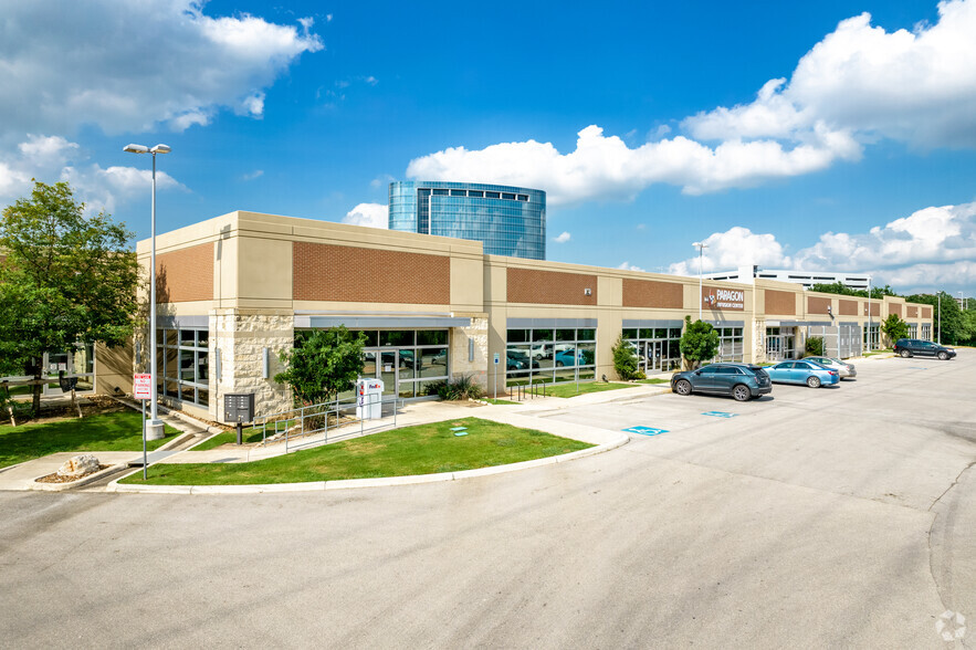 1718 Dry Creek Way, San Antonio, TX en alquiler - Foto del edificio - Imagen 1 de 11