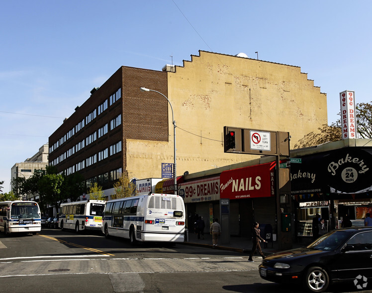 9015-9027 Sutphin Blvd, Jamaica, NY en alquiler - Foto del edificio - Imagen 1 de 5