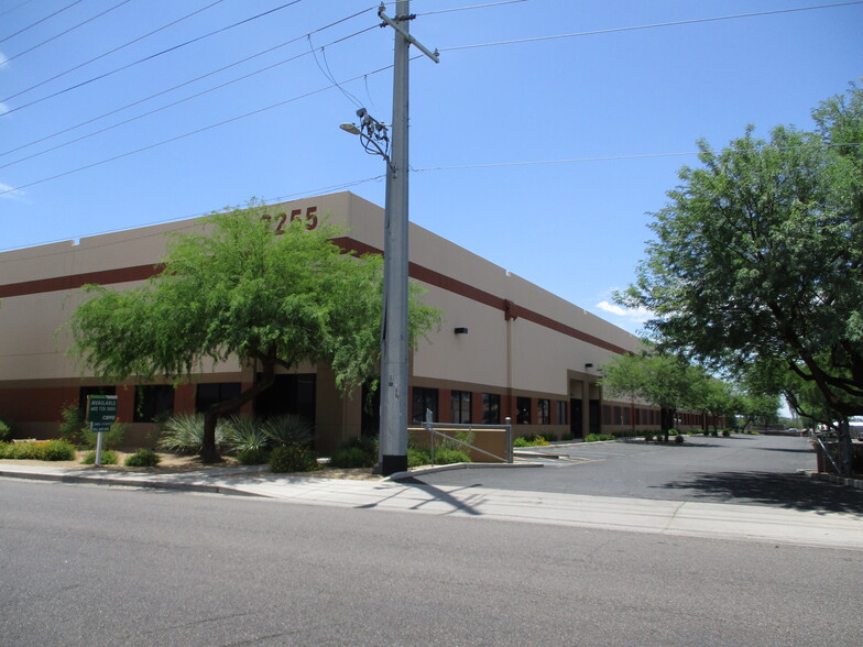 2255 W Desert Cove Ave, Phoenix, AZ en alquiler - Foto del edificio - Imagen 1 de 2