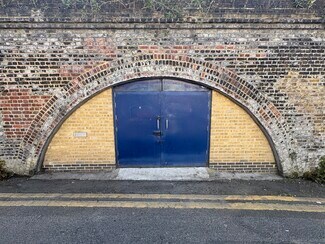 Más detalles de Barton Rd, Rochester - Nave en alquiler