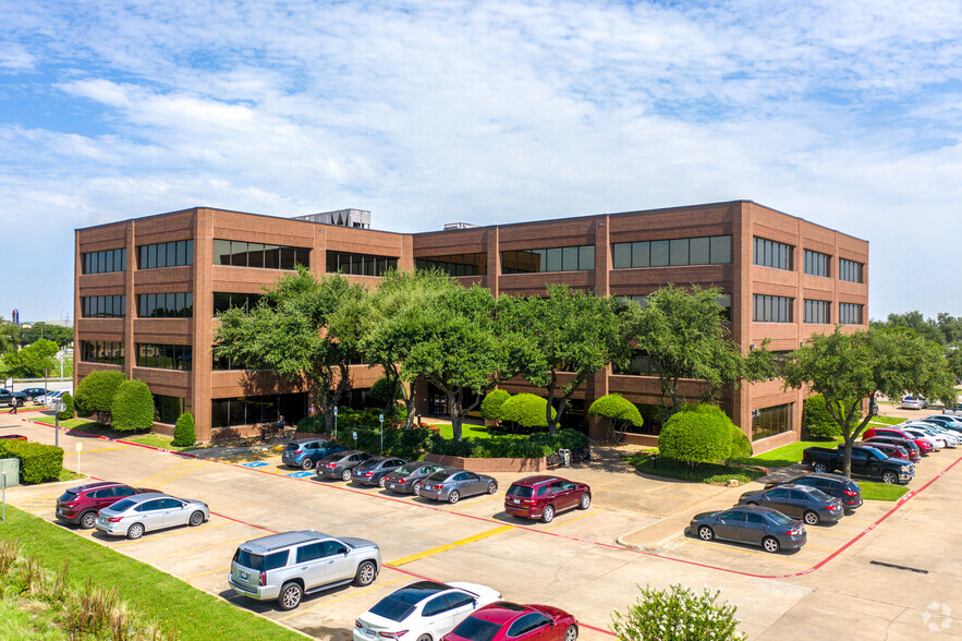 2080 N State Highway 360, Grand Prairie, TX en alquiler - Foto del edificio - Imagen 1 de 13