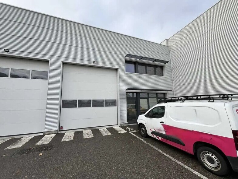 44 Rue De L'Avenir, Genas en alquiler - Foto del edificio - Imagen 1 de 14