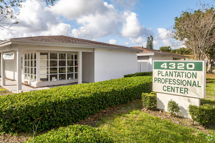 4330 W Broward Blvd, Plantation, FL en alquiler - Foto del edificio - Imagen 1 de 9