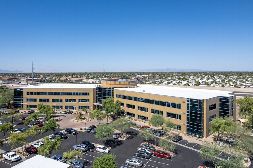 2550 W Union Hills Dr, Phoenix, AZ en alquiler - Foto del edificio - Imagen 3 de 4