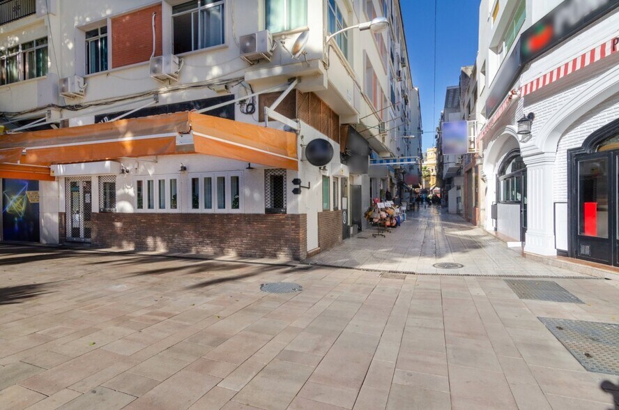 Local en Torremolinos, Málaga en venta - Foto del edificio - Imagen 3 de 5