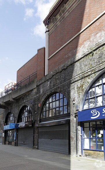 Bridgewater Way, Windsor en alquiler - Foto del edificio - Imagen 2 de 4