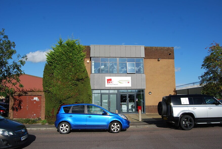 Swindon Village, Swindon Village en alquiler - Foto del edificio - Imagen 3 de 4