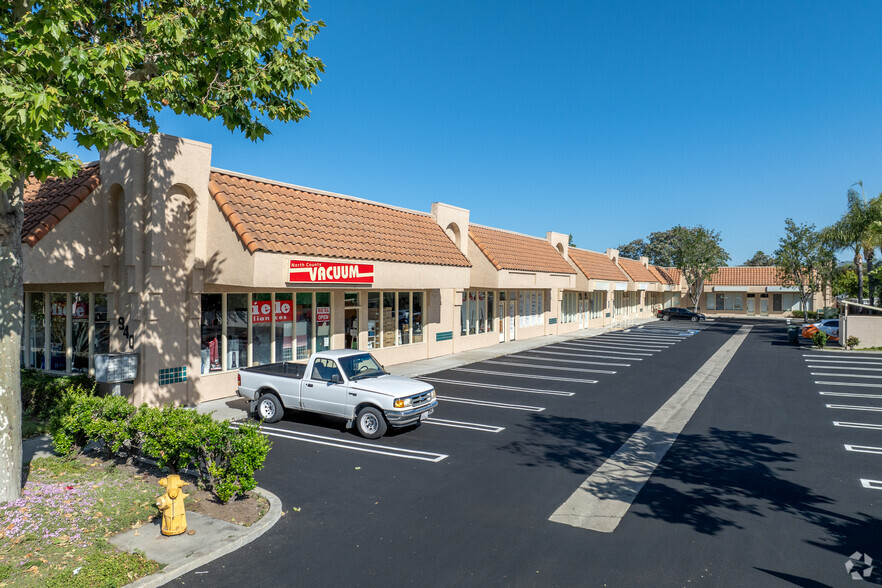 940 E Valley Pky, Escondido, CA en alquiler - Foto del edificio - Imagen 1 de 25