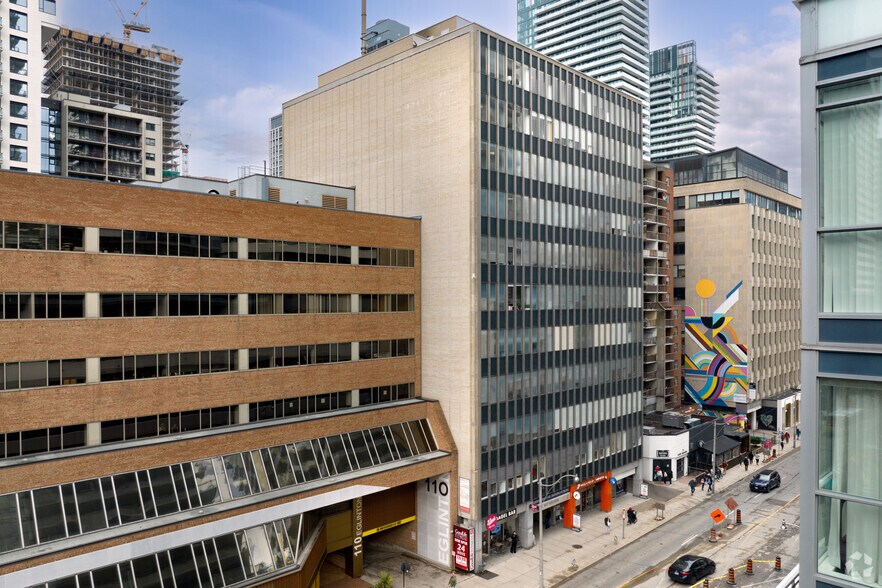 120 Eglinton Ave E, Toronto, ON en alquiler - Foto del edificio - Imagen 2 de 37